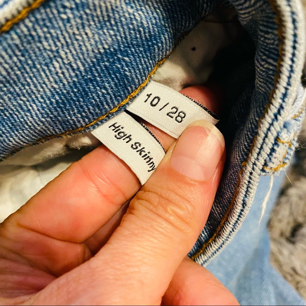 A BRAND High Rise Skinny Light Wash Jeans Urban Outfitters - Picture 9 of 9